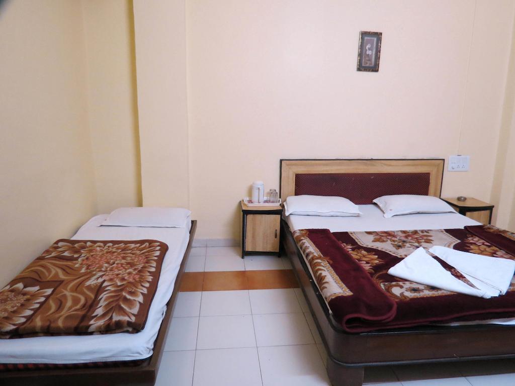 Hotel Sunny Classic Mahābaleshwar Eksteriør billede
