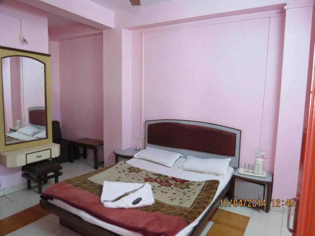 Hotel Sunny Classic Mahābaleshwar Eksteriør billede