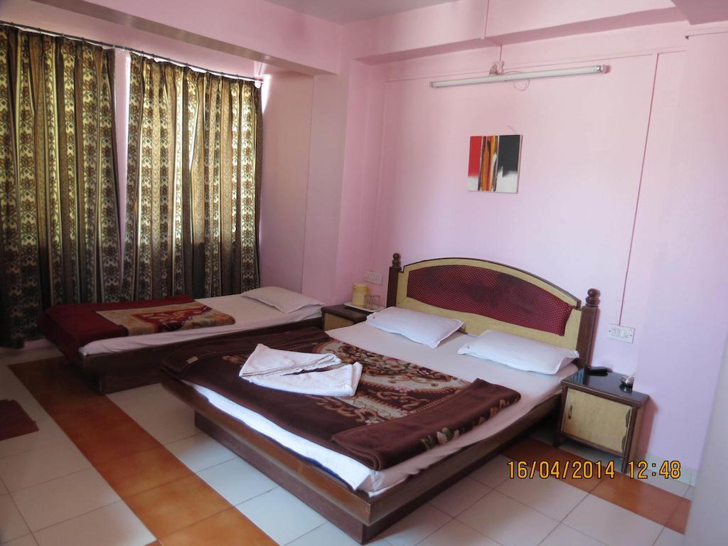 Hotel Sunny Classic Mahābaleshwar Eksteriør billede